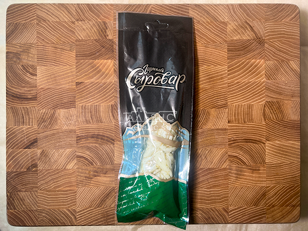 Сыр 100 гр ГОРНЫЙ СЫРОВАР (Косичка с укропом и чесноком) в Набережных Челнах