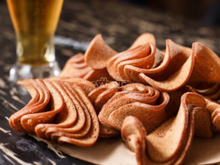 Сухарики с малосольным огурчиком: Ресторанные гренки со вкусом стейка